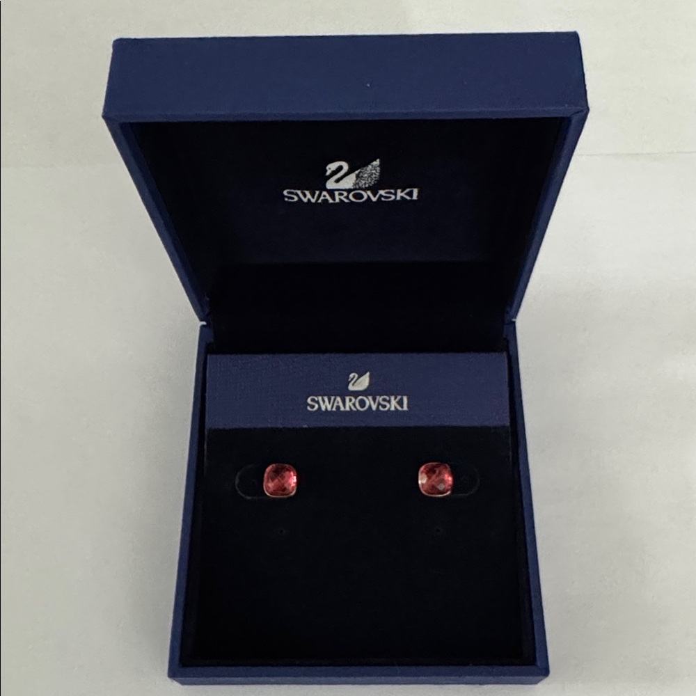 NWT Swarovski Crystal Stud Earrings